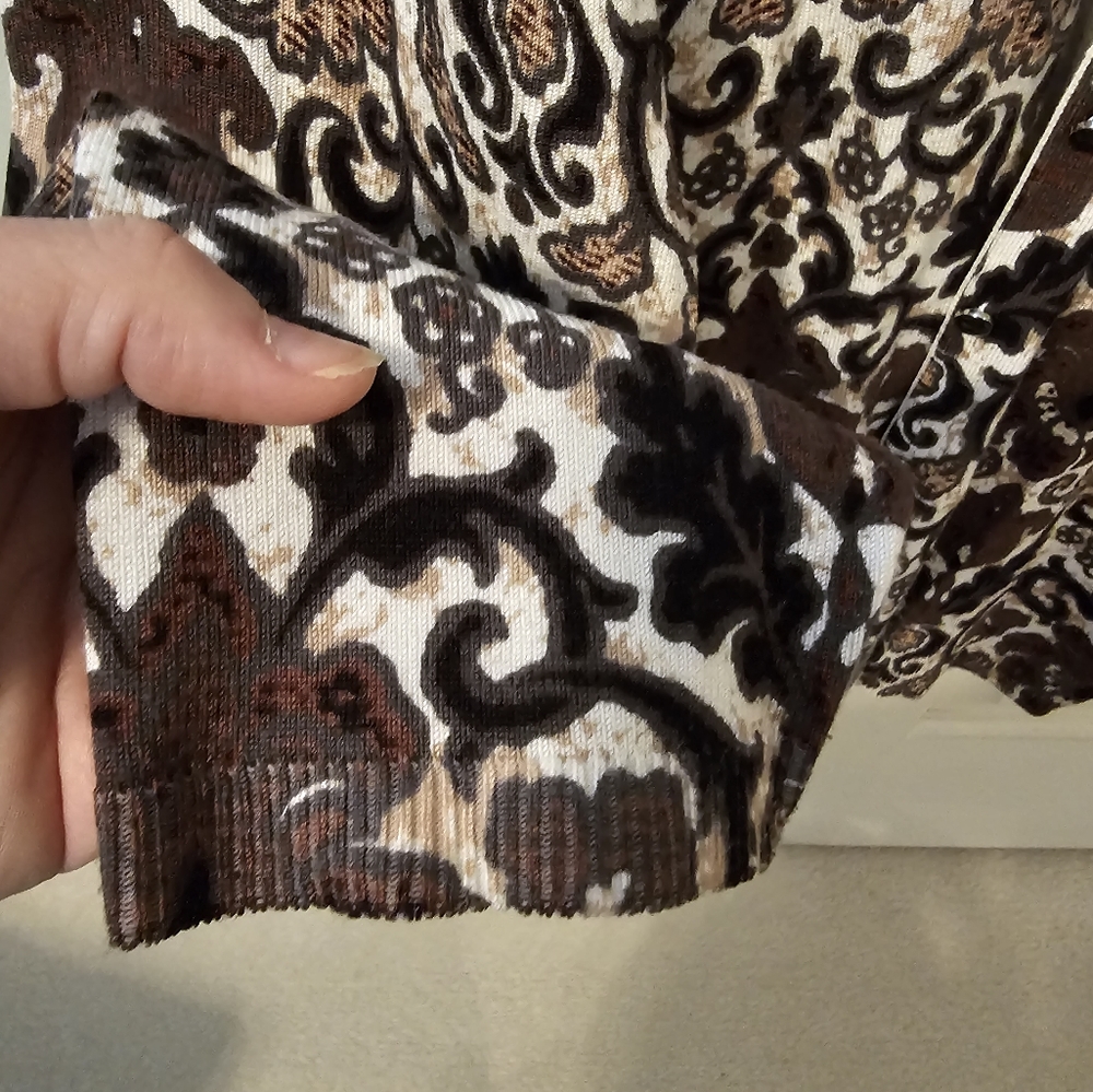 Women's Sweater - Picture 5 of 6